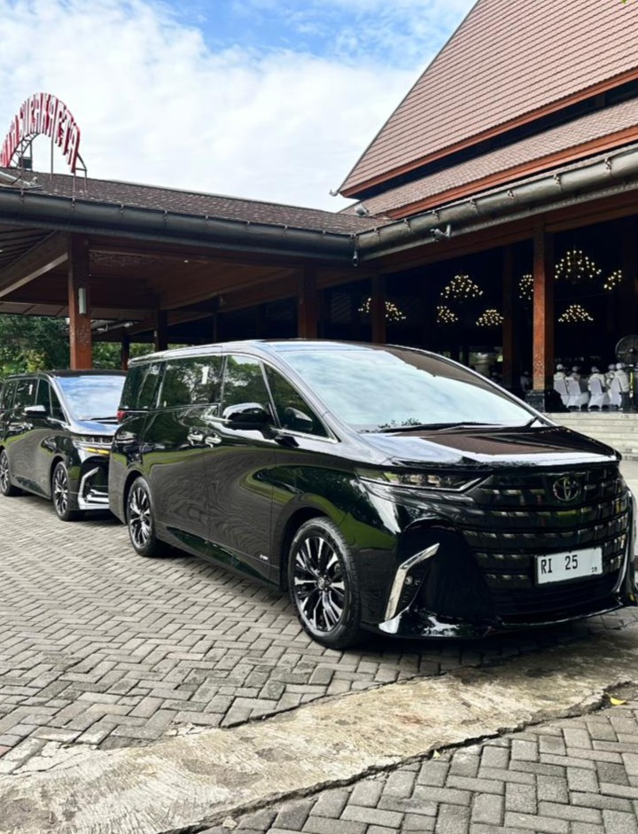 Sewa Mobil Alphard Solo Murah All-in Sudah Termasuk Supir dan BBM